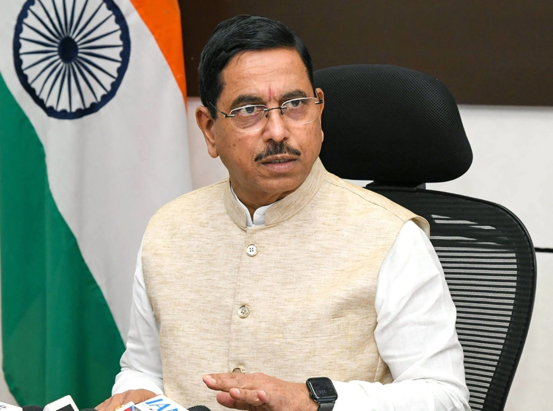 Pralhad Joshi Takes Charge as New Union Education Minister